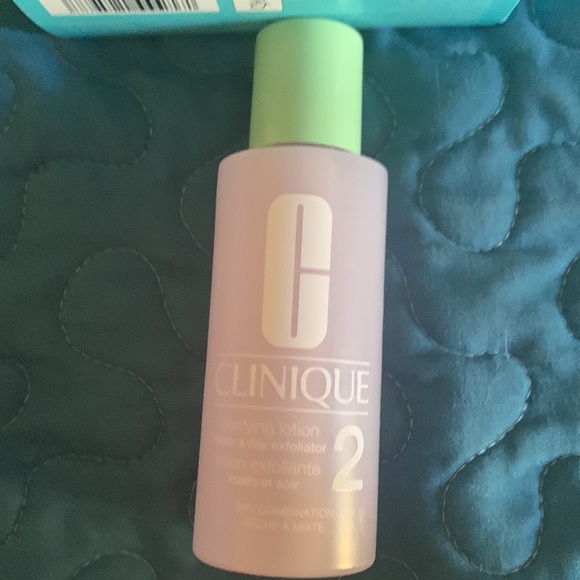 Clinique Bundle - Picture 3 of 5